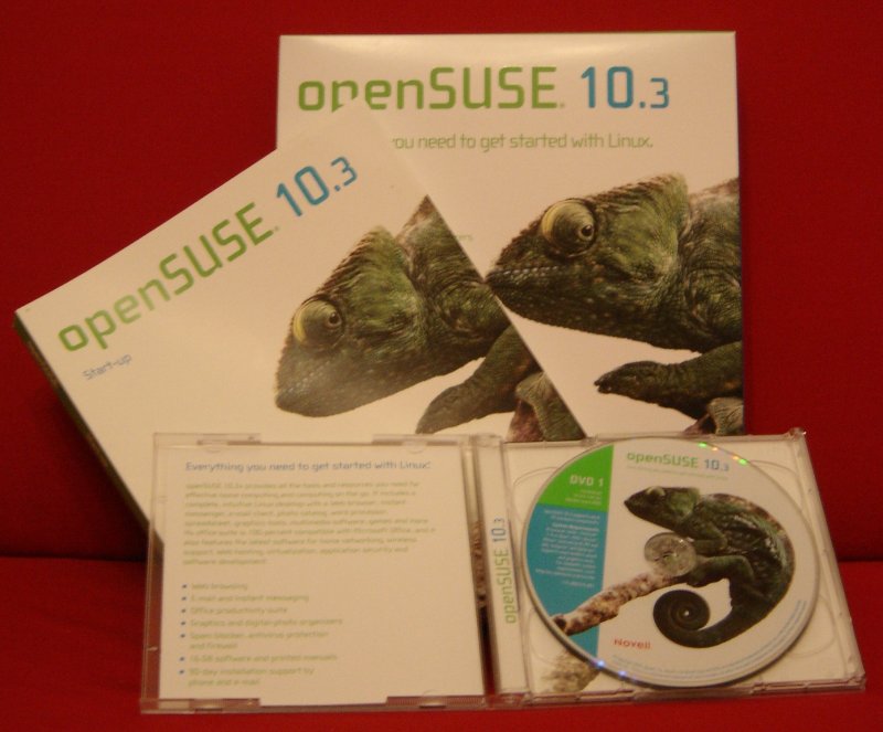 openSUSE 10.3 start-up guide and DVD's